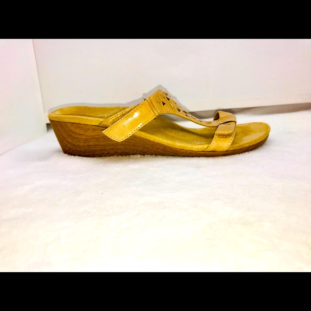 Vionic Sandals - image 5